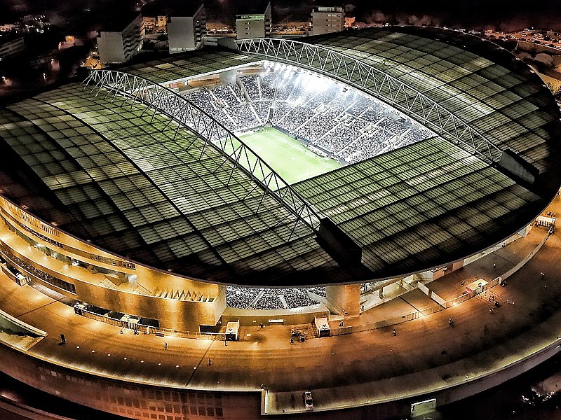 LEXAN THERMOCLEAR sheet_renovation_Estádio do Dragão Portugal - by night